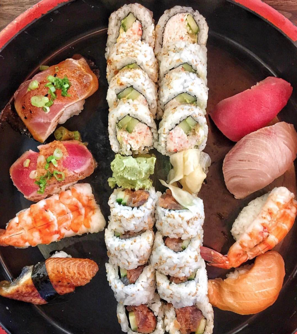 salmón, atún, langosta, marisco, cangrejo, camarones, sushi