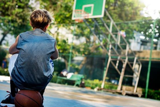 escuelas de basketball para niños cerca