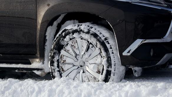 neumático de carro para la nieve
