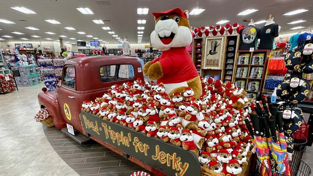 El interior de un Buc-ee's, más parecido a un supermercado que a una tienda de conveniencia. El interior de un Buc-ee's, más parecido a un supermercado que a una tienda de conveniencia.