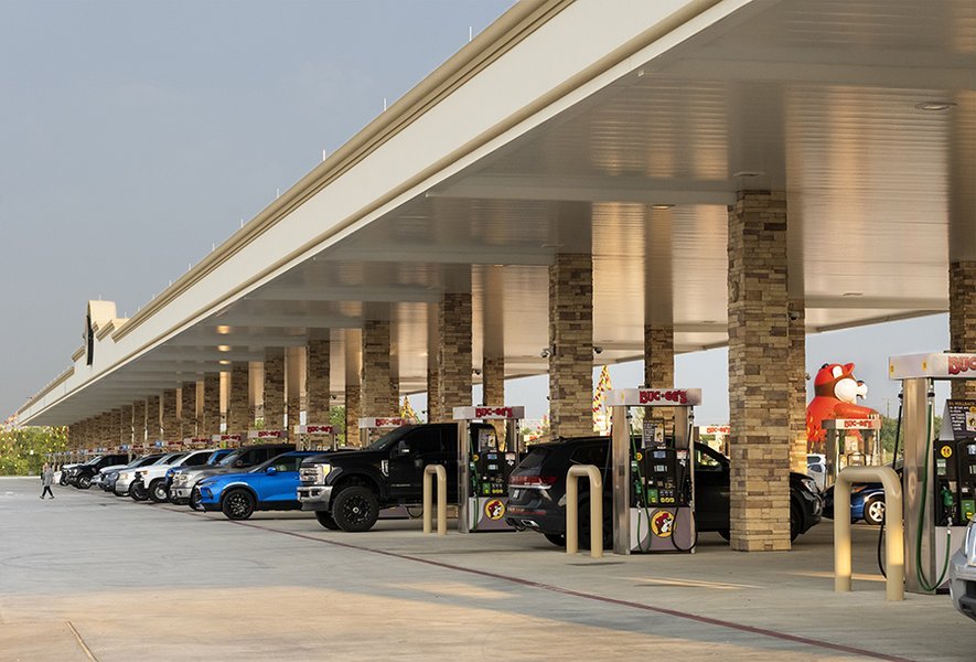 El icónico castor de Buc-ee's, un símbolo en la carretera. El icónico castor de Buc-ee's, un símbolo en la carretera.