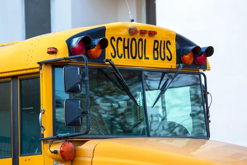 Como Saber Si Tengo Una Multa por Pasar un Bus Escolar en Estados unidos